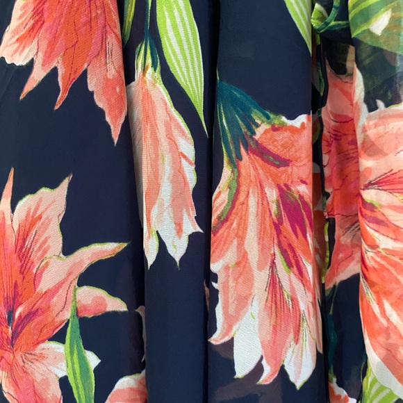 NWT Eliza J Floral Handkerchief Style Hem Dress- Size 6 - Picture 7 of 10